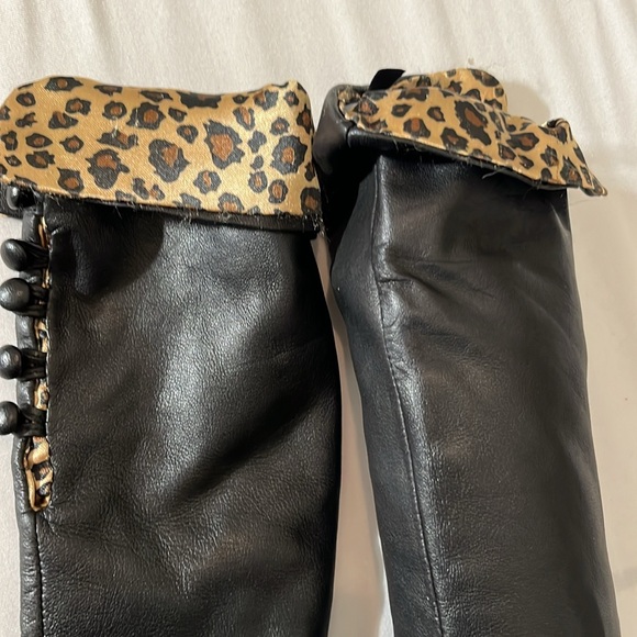 Bananna Republic long Black leather gloves silk leopard lining 8 buttons - Picture 2 of 13